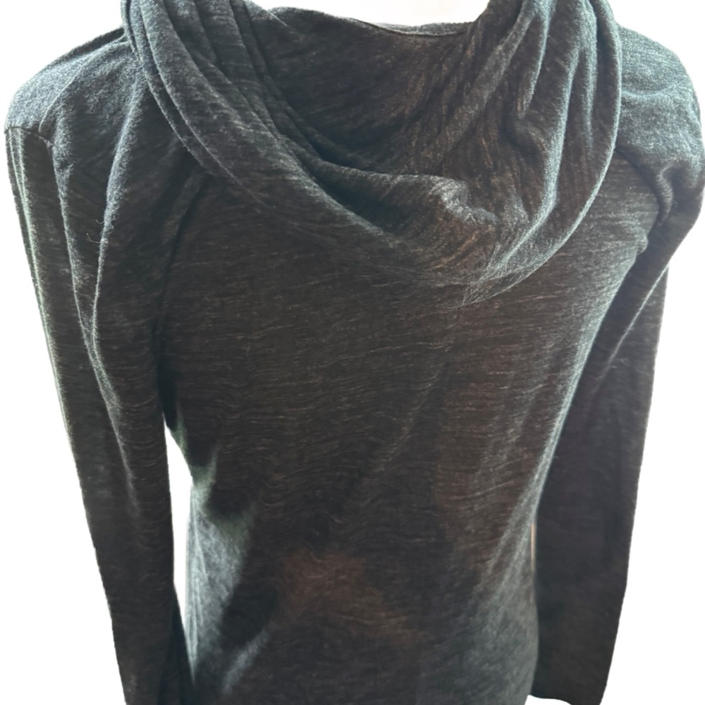 🌻4/$20🌻 Women's Charcoal Cowl Neck Sweater GAP - Picture 4 of 5
